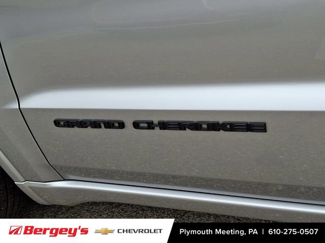 Used 2019 Jeep Grand Cherokee Altitude AWD/4WD image 33