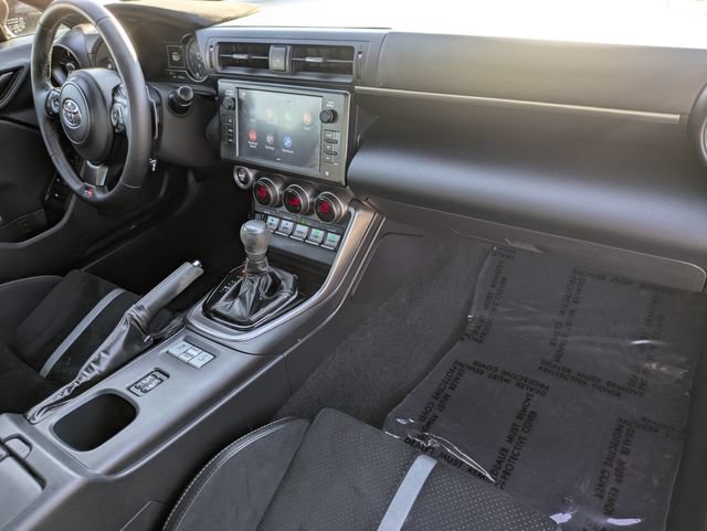Used 2025 Toyota GR86 Premium w/ Performance Package RWD image 28