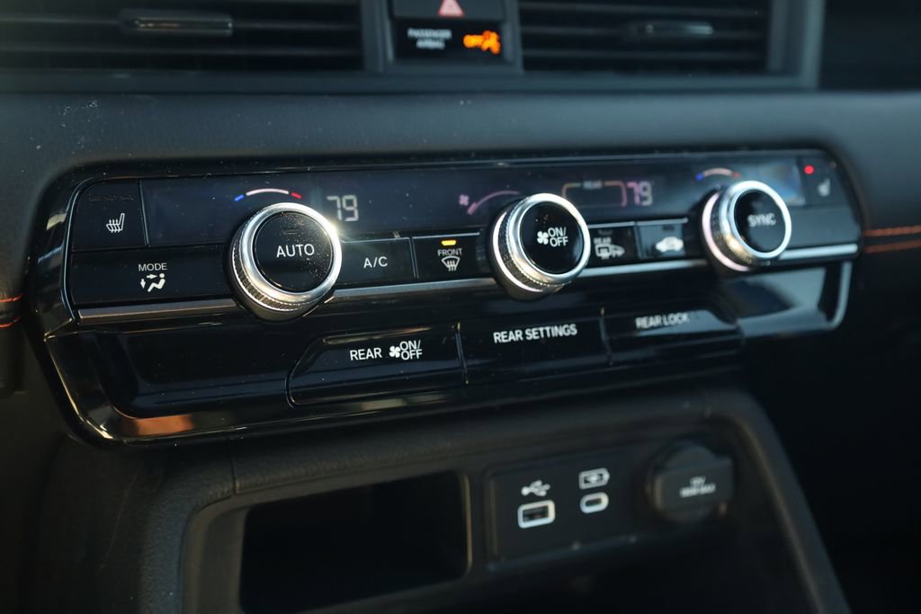 Used 2024 Honda Pilot TrailSport image 26