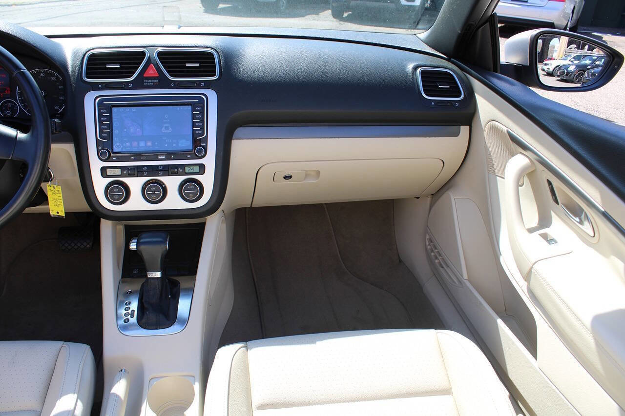 Used 2009 Volkswagen Eos Komfort FWD image 21