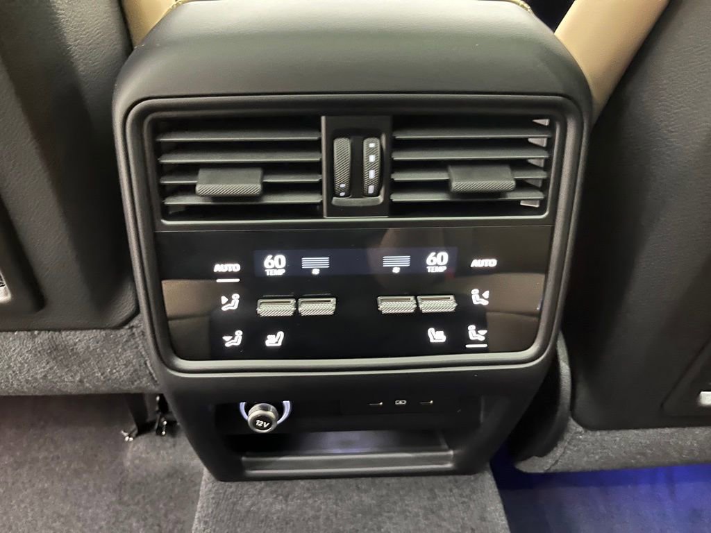Used 2024 Porsche Cayenne Turbo image 28