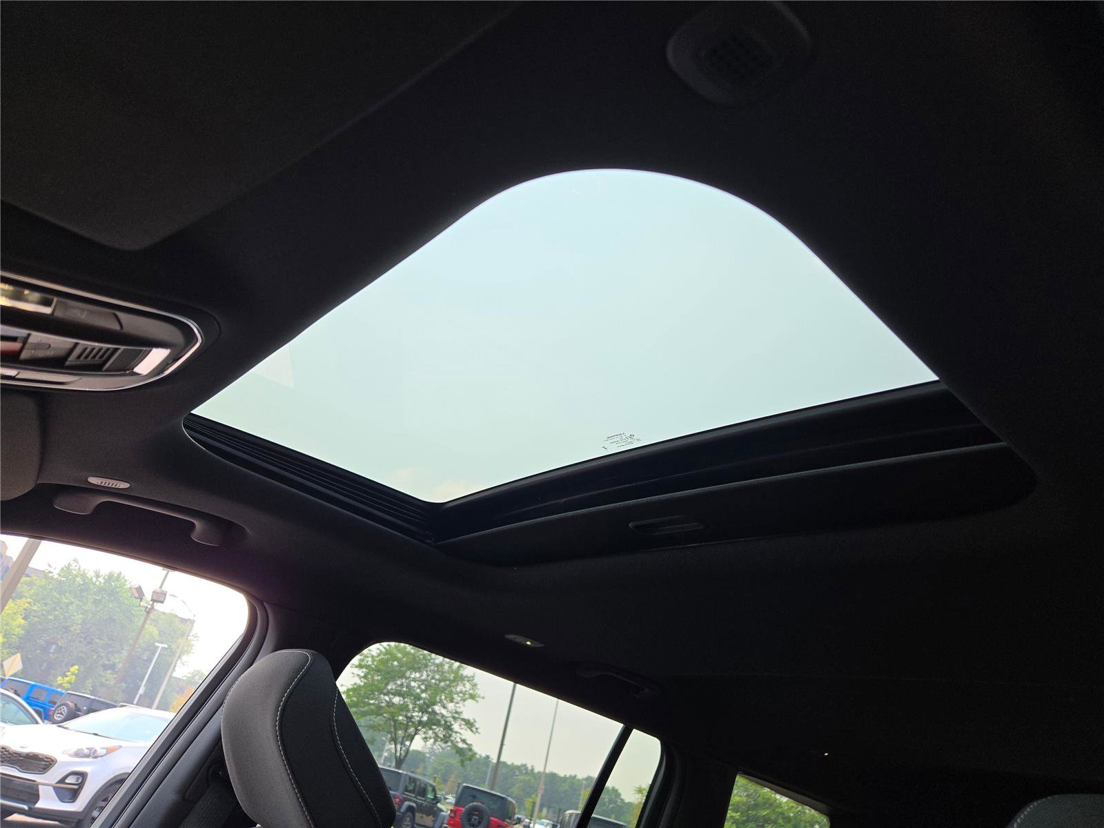 New 2025 Jeep Grand Cherokee L Laredo w/ Luxury Tech Group I image 29