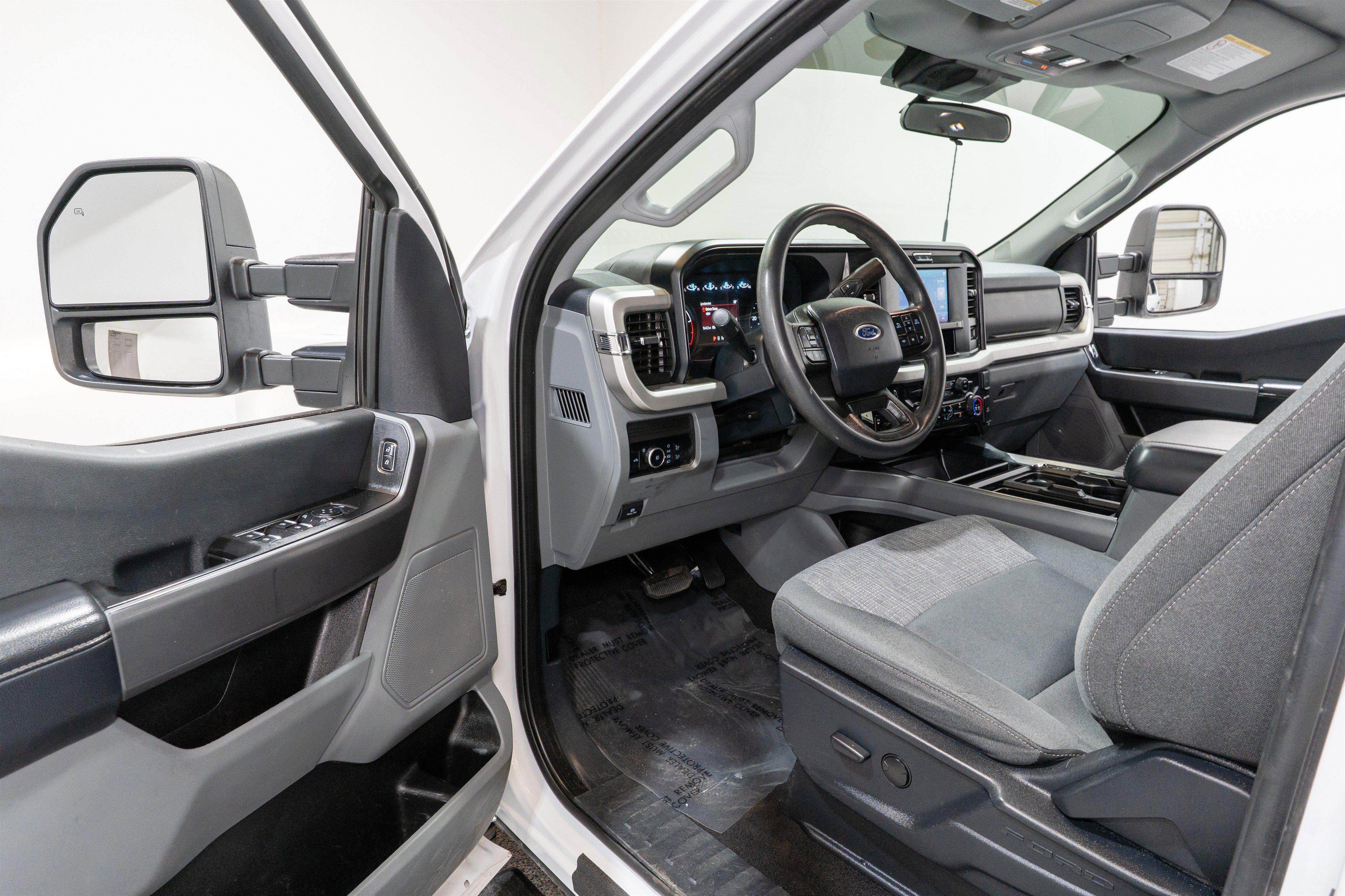 Used 2025 Ford F250 XLT w/ FX4 Off-Road Package AWD/4WD image 13