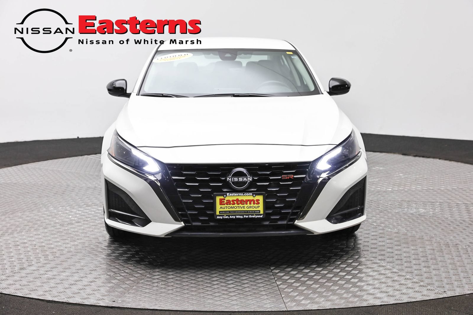 Used 2025 Nissan Altima 2.5 SR FWD image 2
