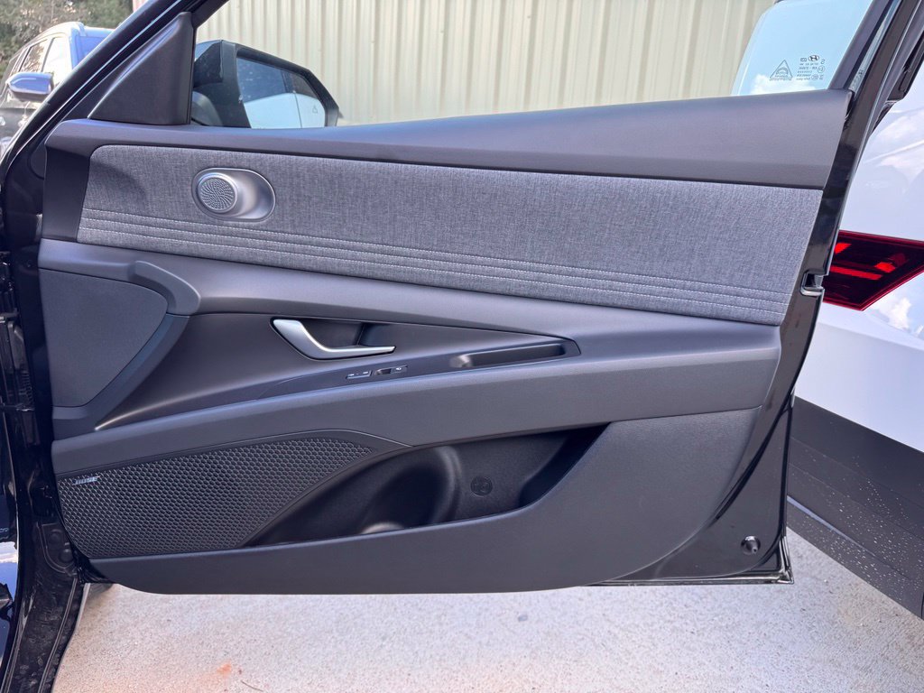New 2026 Hyundai Elantra Limited FWD image 20