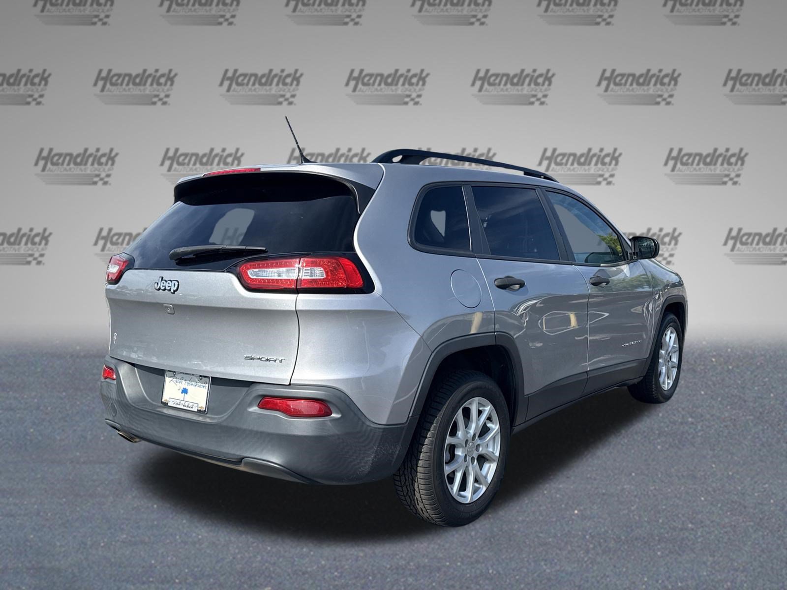 Used 2016 Jeep Cherokee Sport w/ Cold Weather Group FWD image 10