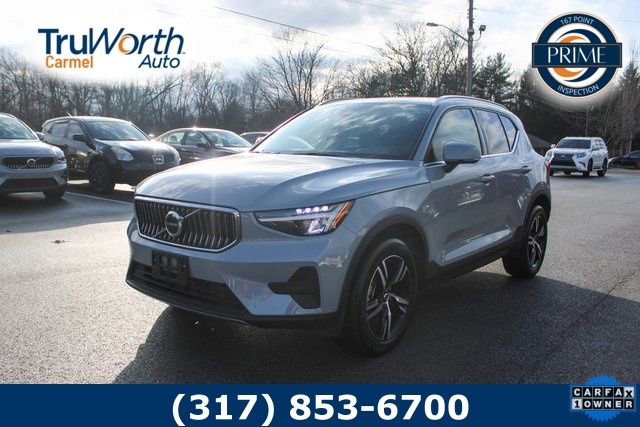 Used 2025 Volvo XC40 B5 Plus image 1