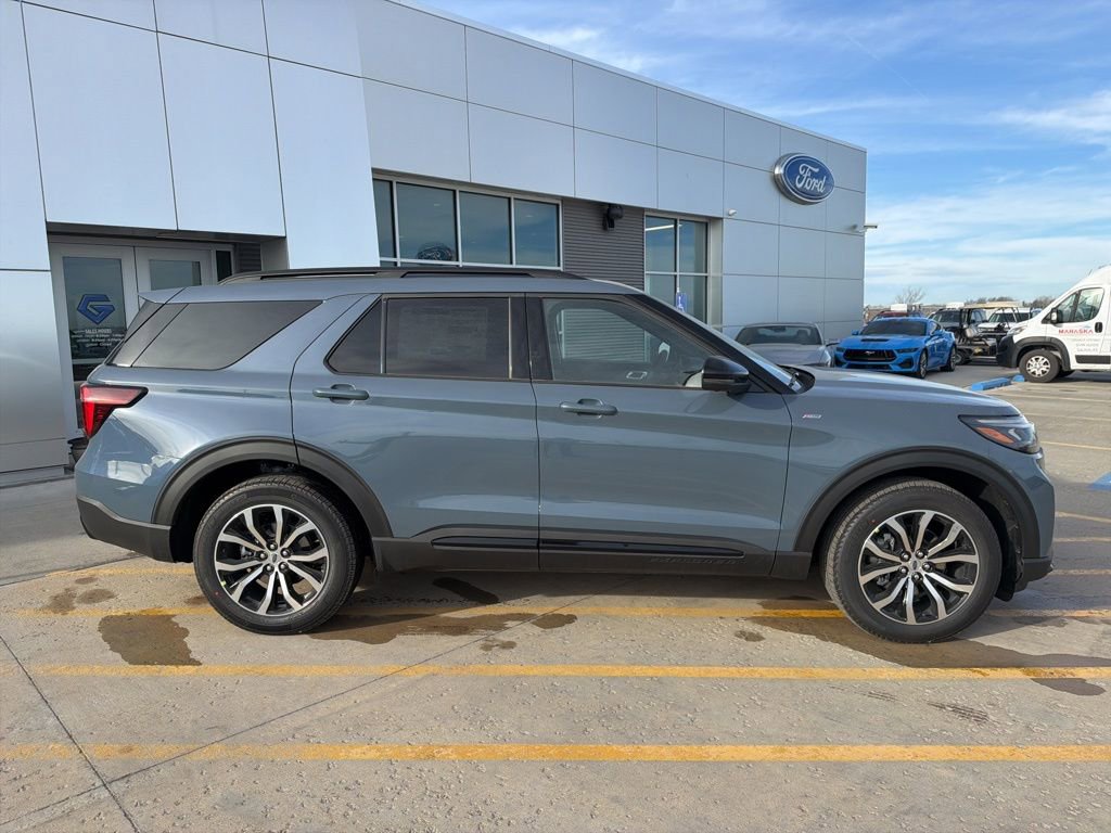 New 2026 Ford Explorer ST-Line image 8