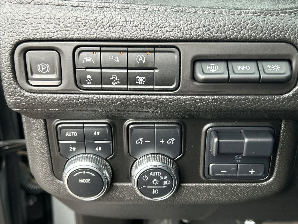 Used 2023 GMC Yukon Denali w/ Max Trailering Package image 18