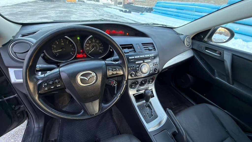Used 2010 MAZDA MAZDA3 i Touring image 12