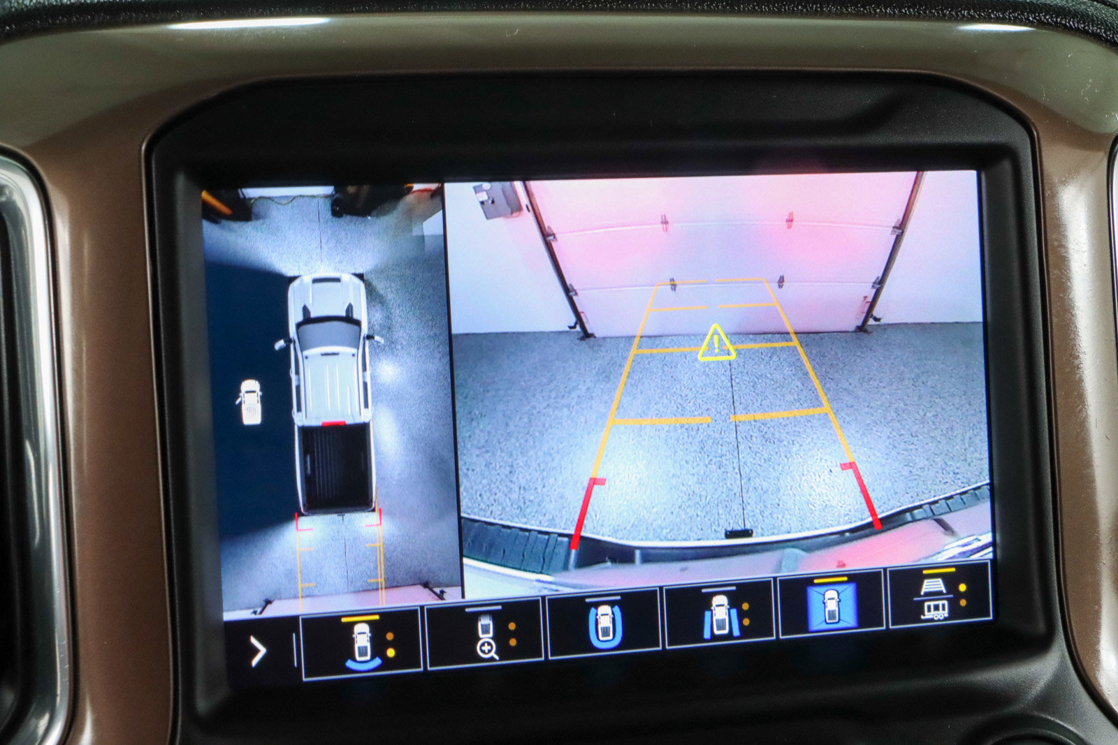 Used 2023 Chevrolet Silverado 2500 High Country w/ Z71 Off-Road Package image 20