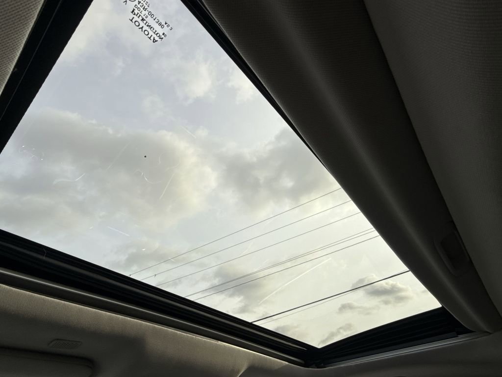 Used 2022 Toyota Highlander XLE image 22