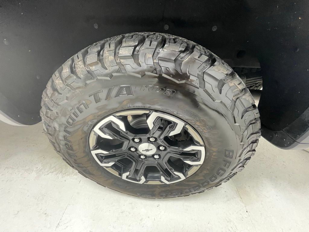 Used 2022 Chevrolet Silverado 1500 ZR2 w/ Technology Package AWD/4WD image 10