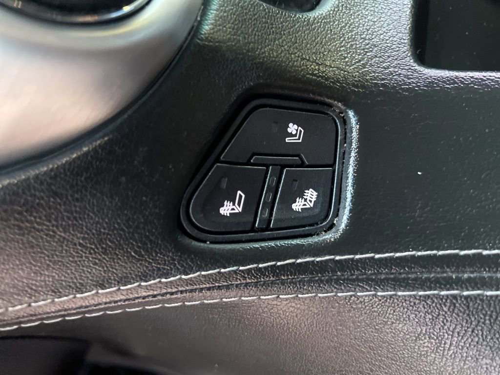 Used 2017 GMC Yukon SLT image 16