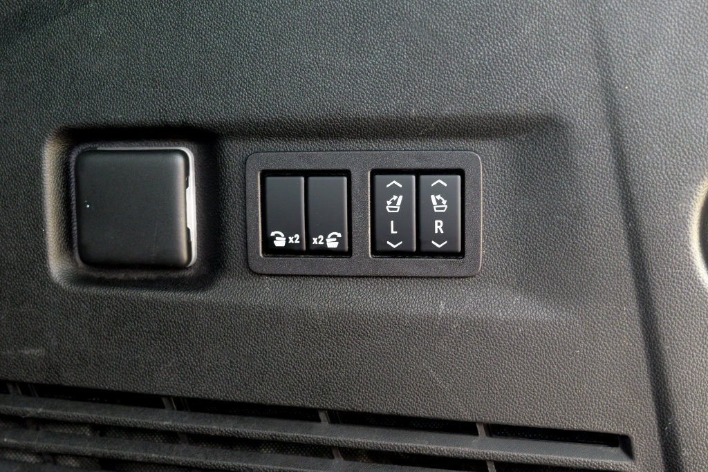 Used 2023 Chevrolet Suburban High Country AWD/4WD image 65