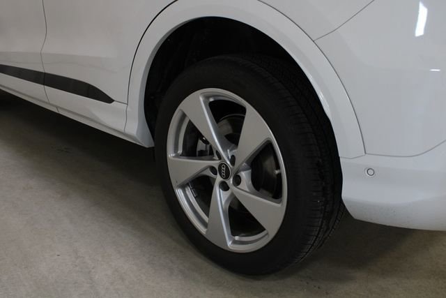 Used 2025 Audi Q5 Premium Plus w/ Premium Plus AWD/4WD image 28