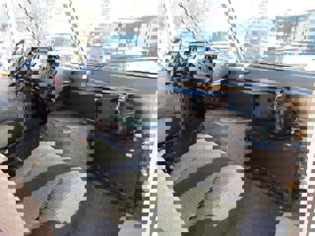 Used 2011 Ford E-350 and Econoline 350 Super Duty w/ Air Conditioning Prep Pkg RWD image 11