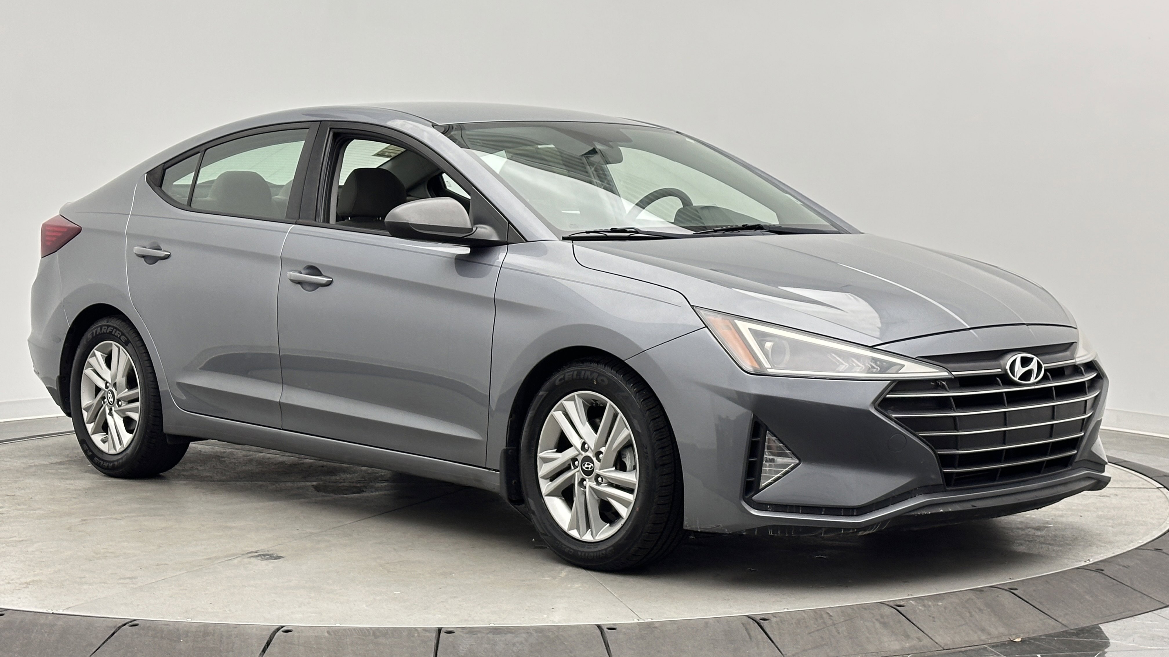 Used 2019 Hyundai Elantra SEL FWD image 3