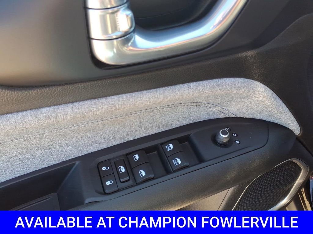 Used 2024 Jeep Compass Latitude image 14