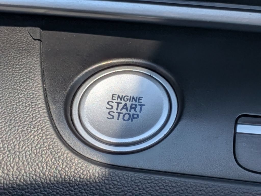 Certified 2024 Hyundai Elantra SEL FWD image 25