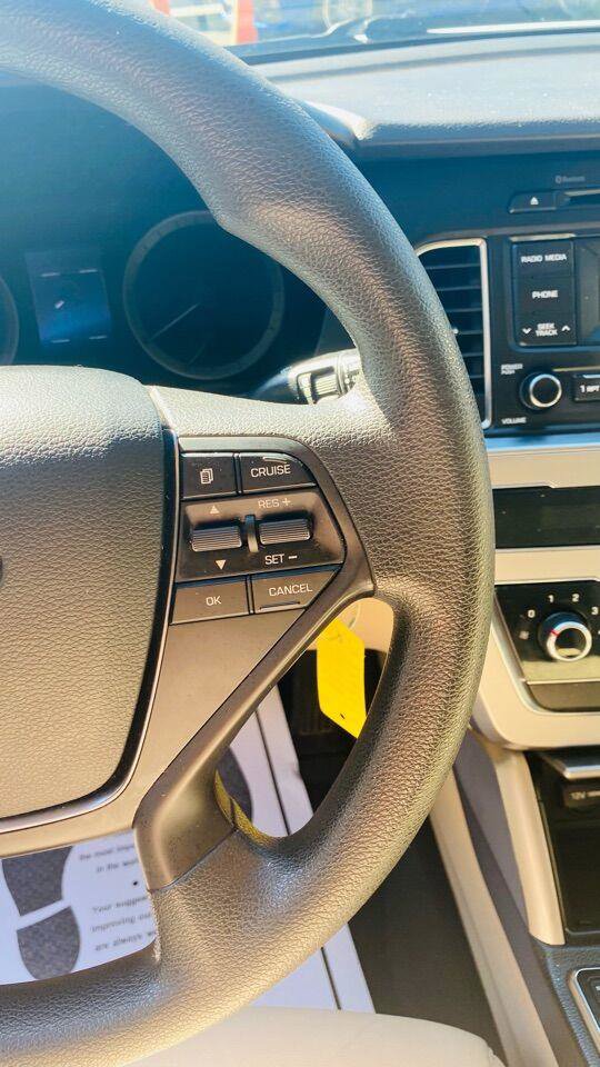 Used 2015 Hyundai Sonata SE image 22