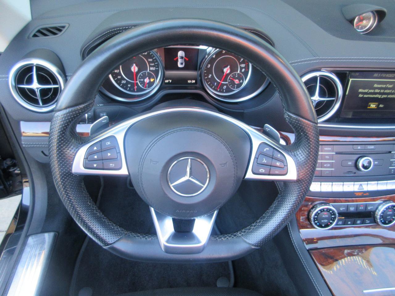 Used 2017 Mercedes-Benz SL 550 image 40