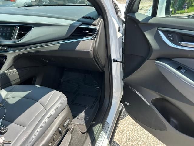 Used 2024 Buick Enclave Premium image 30