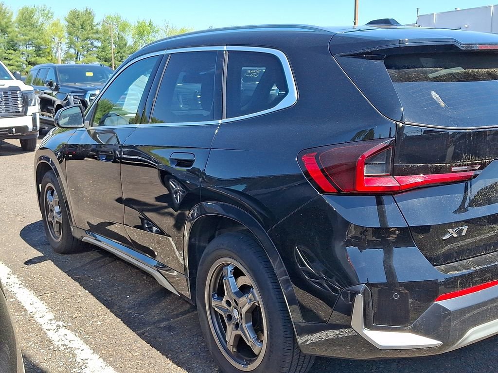 Used 2025 BMW X1 xDrive28i AWD/4WD image 3