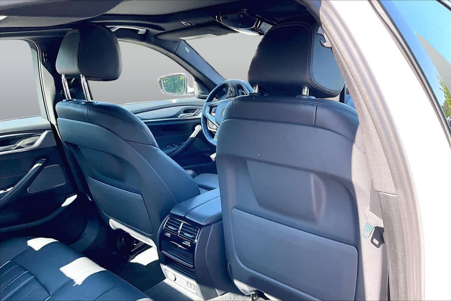 Used 2023 BMW 530i w/ Premium Package RWD image 20