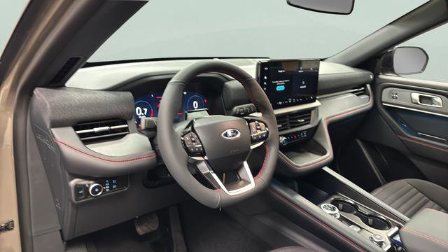 New 2026 Ford Explorer ST-Line w/ ST-Line Street Pack AWD/4WD image 14