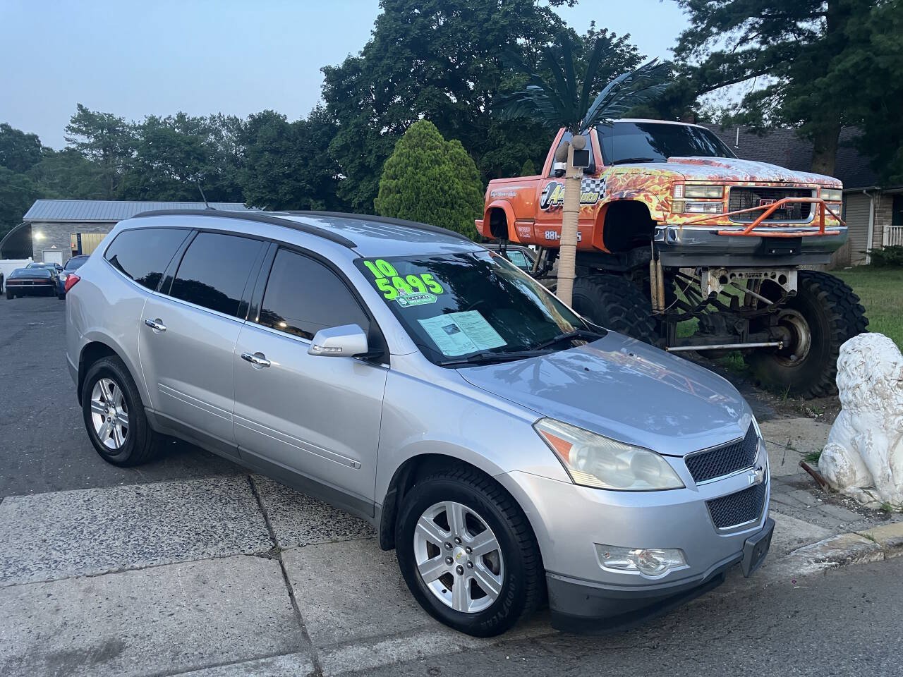 Used 2010 Chevrolet Traverse LT AWD/4WD image 2