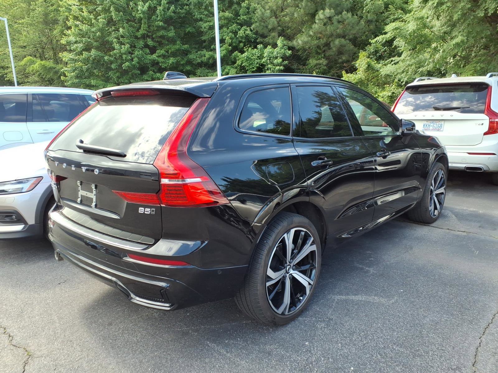 Used 2023 Volvo XC60 B5 Ultimate w/ Climate Package AWD/4WD image 3