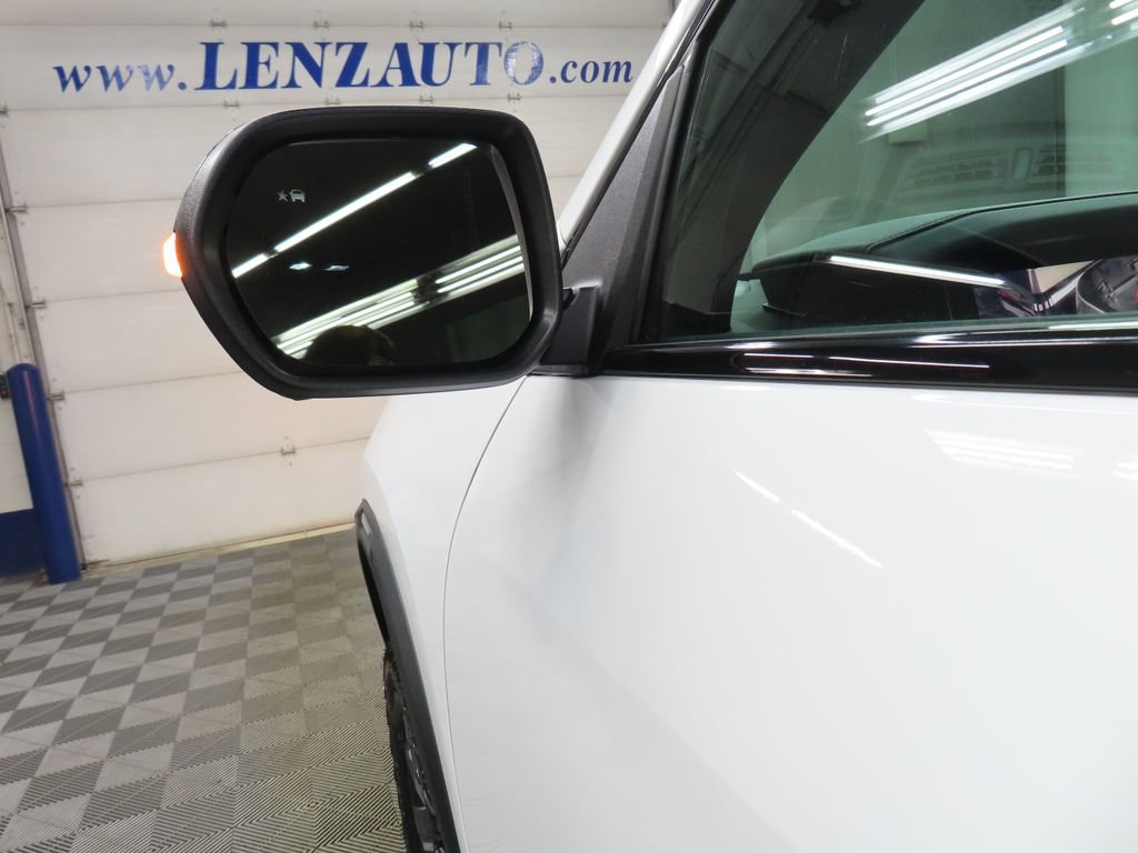 Used 2024 GMC Acadia AT4 w/ Luxury Package image 67