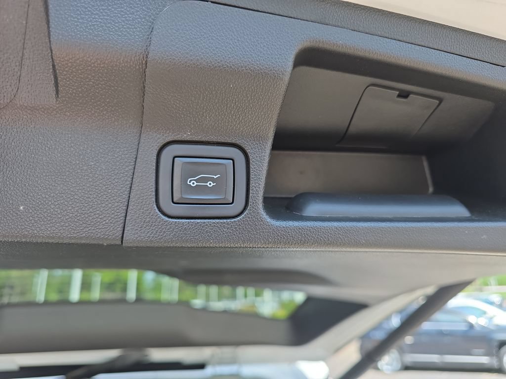 Used 2023 GMC Acadia SLT w/ Preferred Package FWD image 14