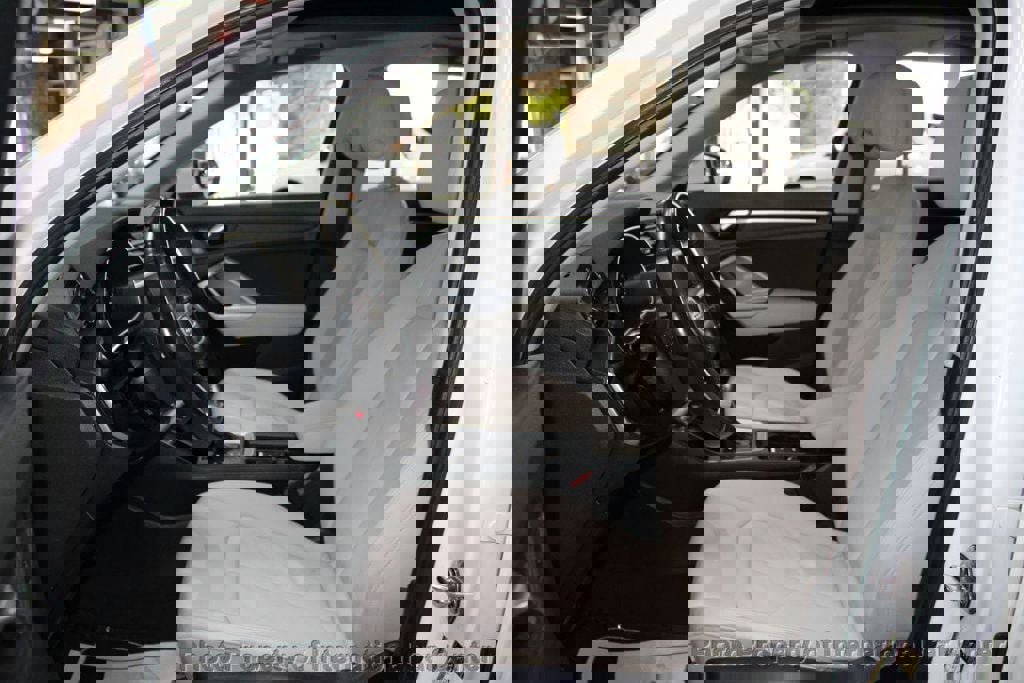 Used 2020 Audi Q3 2.0T Premium image 9