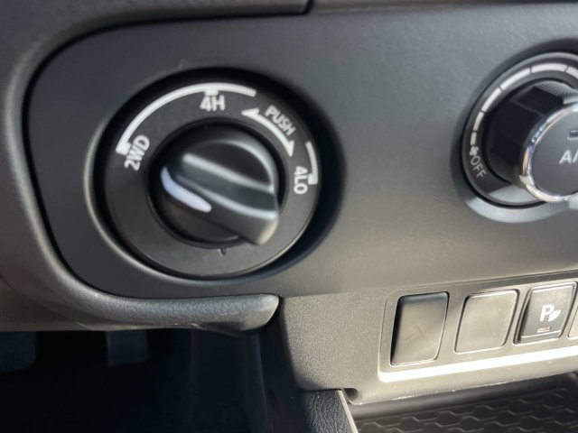 New 2027 Nissan Frontier S w/ Tow Package AWD/4WD image 29
