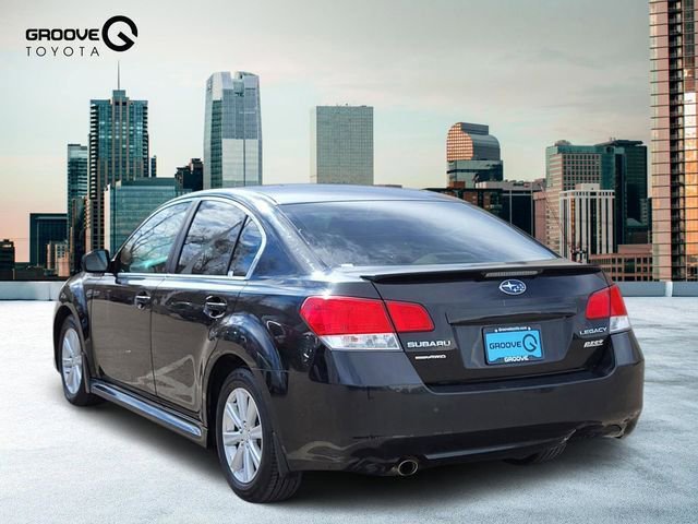 Used 2010 Subaru Legacy 2.5i Premium image 3