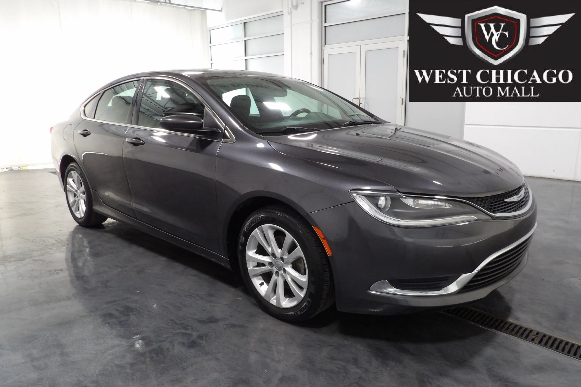 Used 2015 Chrysler 200 Limited w/ Convenience Group FWD image 1