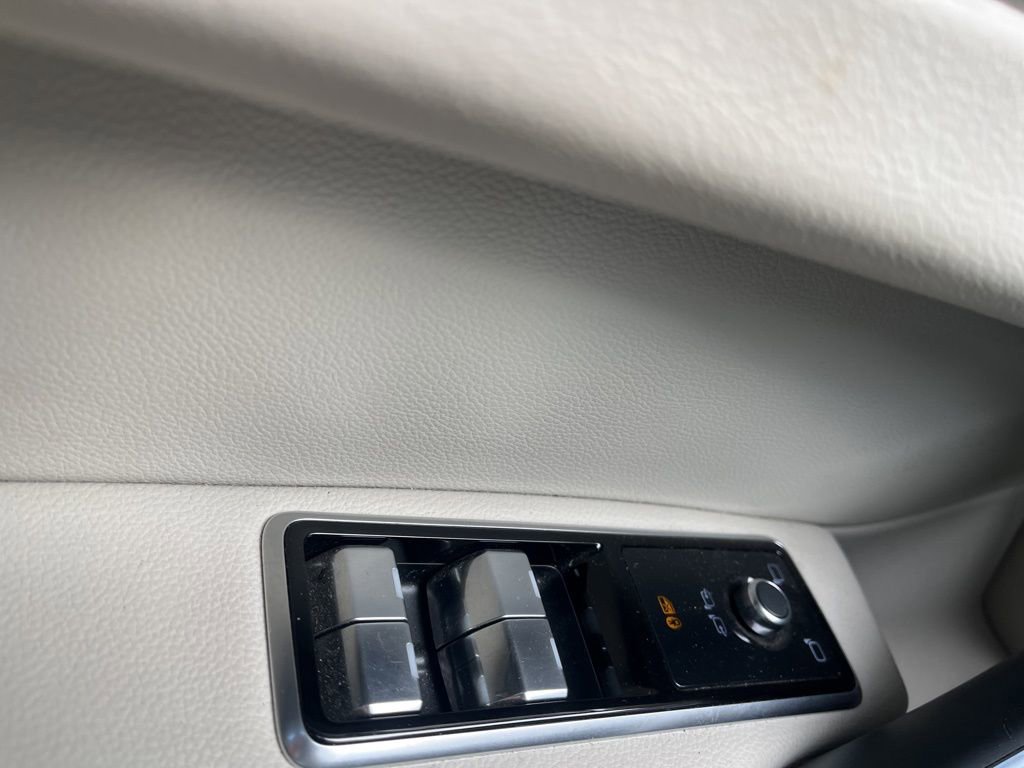 Used 2021 Jaguar F-PACE S image 22