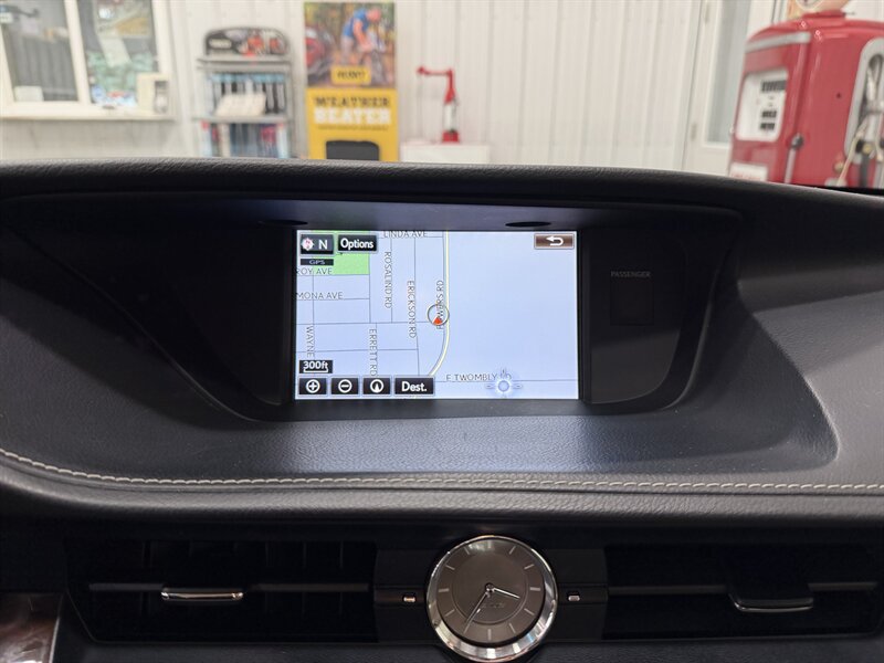 Used 2015 Lexus ES 350 w/ Luxury Package FWD image 13