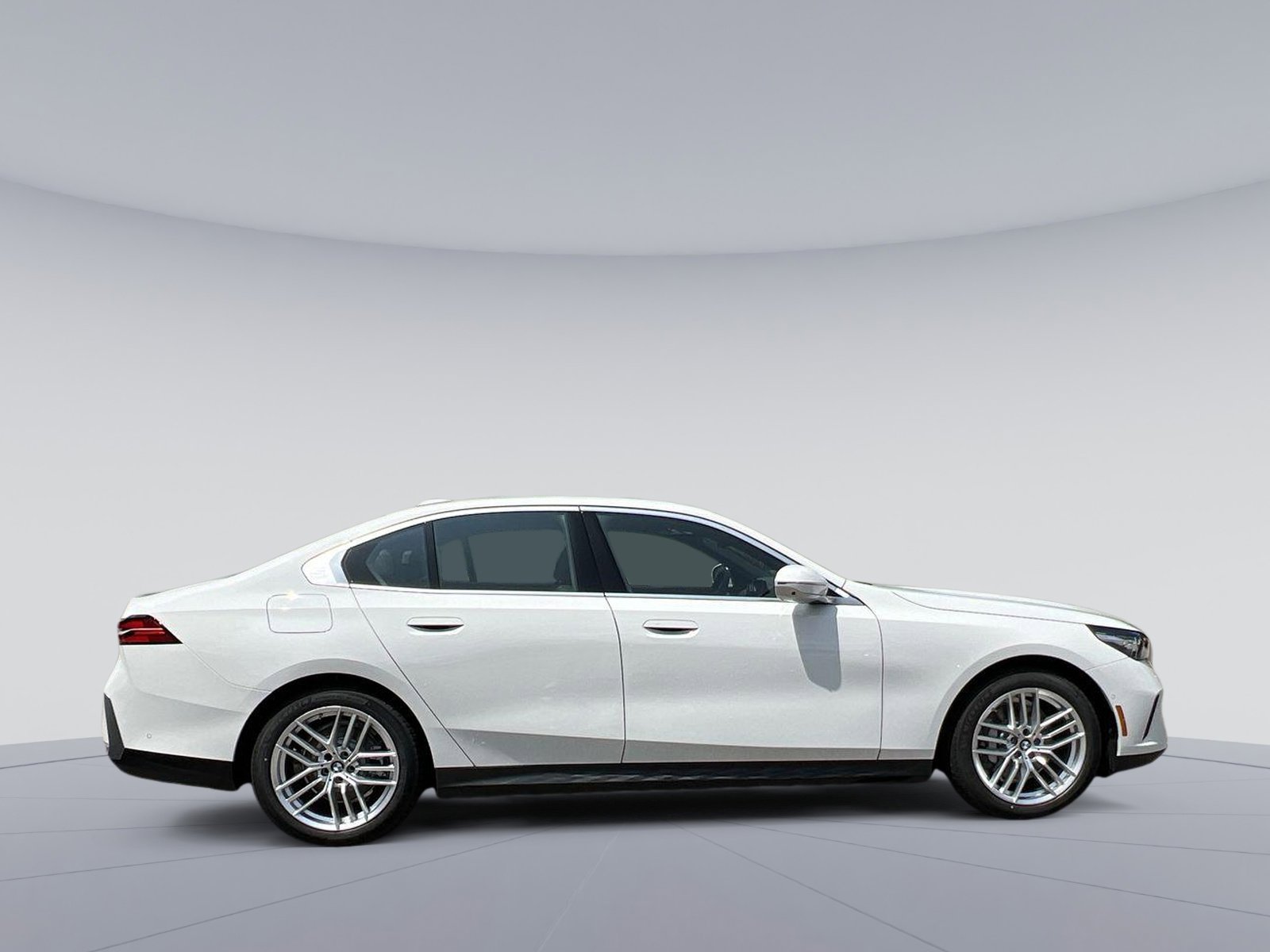 Certified 2025 BMW 530i xDrive w/ Premium Package image 6