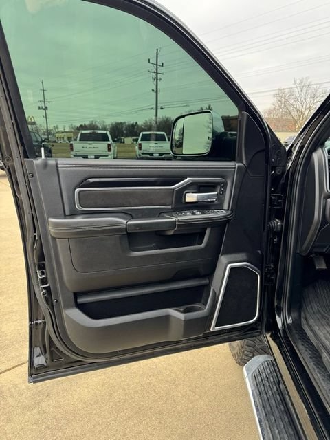 Used 2022 RAM 2500 Laramie AWD/4WD image 9