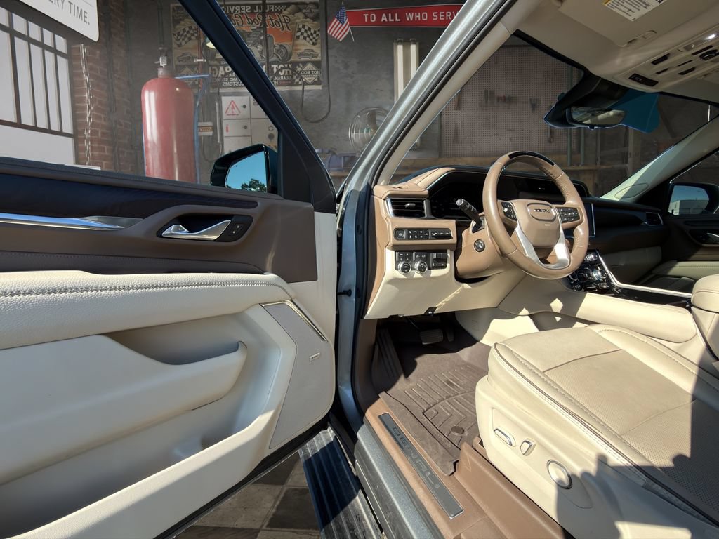 Certified 2023 GMC Yukon Denali w/ Denali Reserve Package AWD/4WD image 16