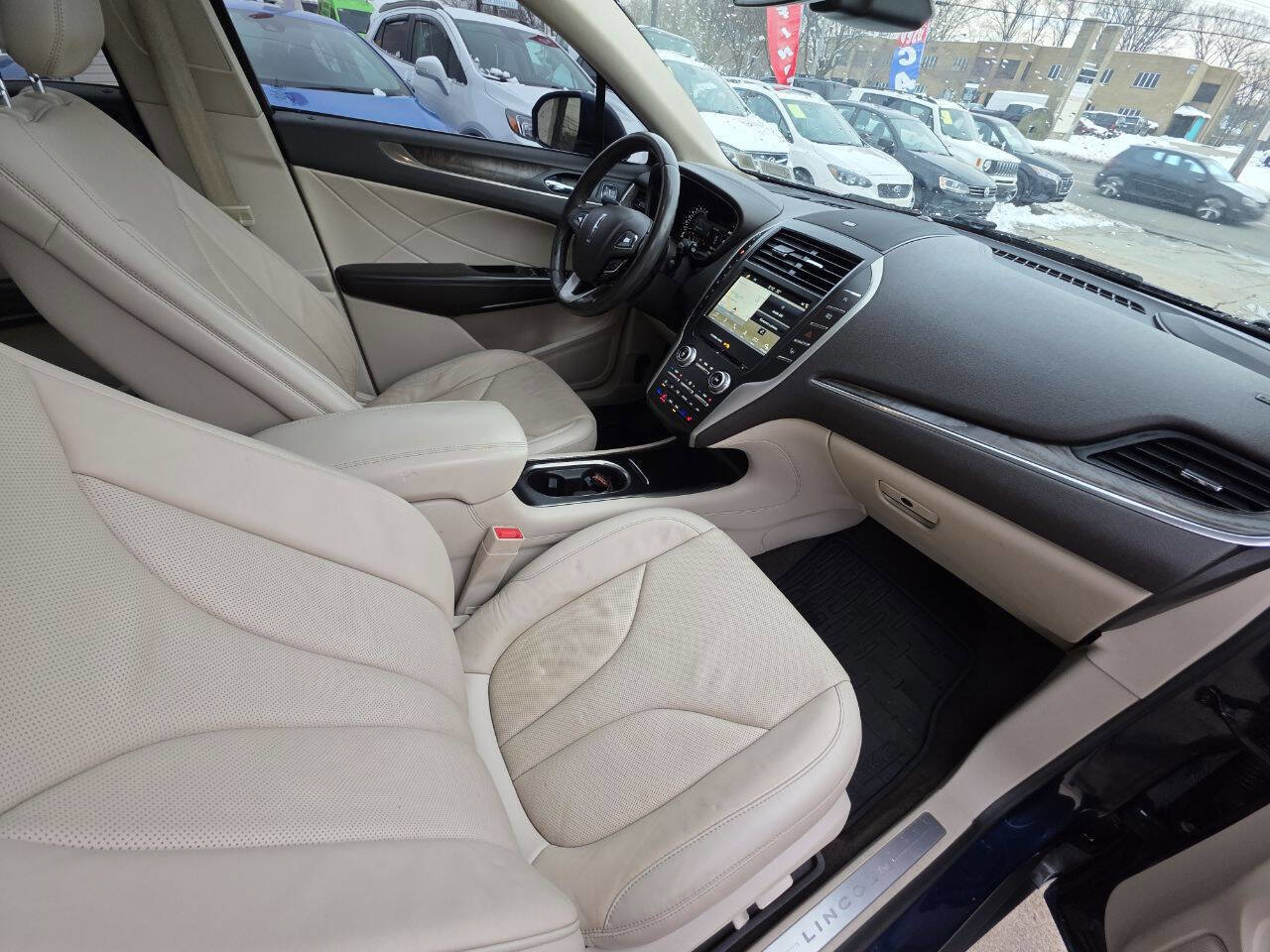 Used 2017 Lincoln MKC Reserve AWD/4WD image 9