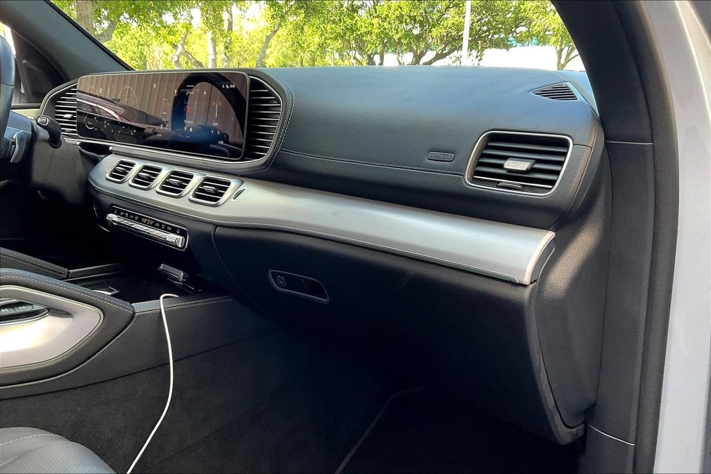 Used 2025 Mercedes-Benz GLS 450 4MATIC image 25