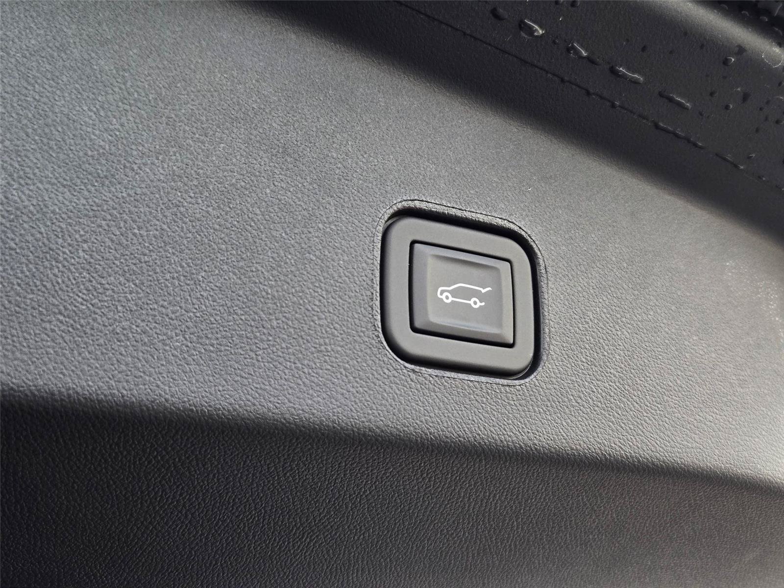 New 2026 Cadillac Lyriq Sport AWD/4WD image 32