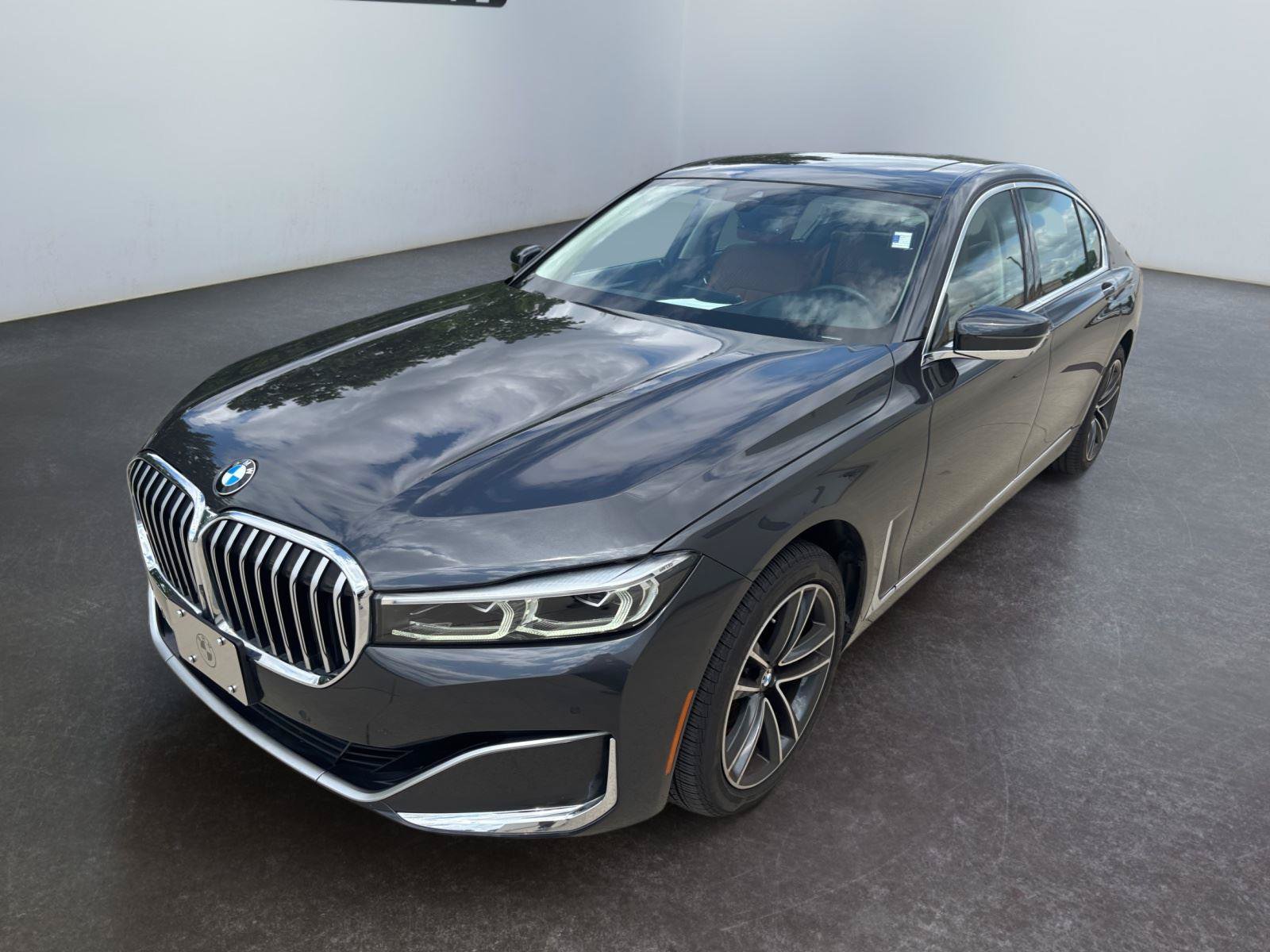 Used 2022 BMW 750Li xDrive AWD/4WD image 9