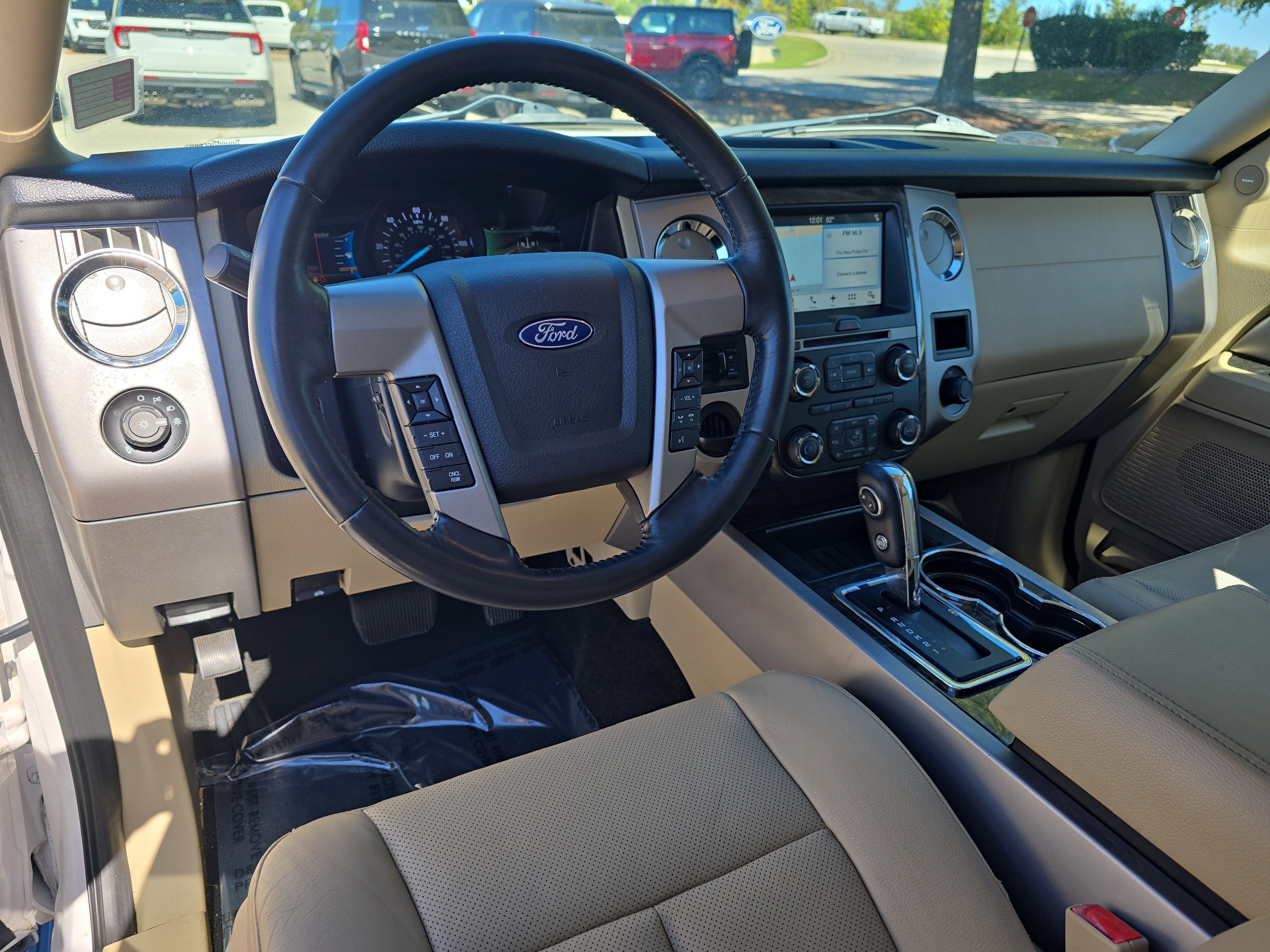 Used 2017 Ford Expedition Limited w/ Equipment Group 301A image 18