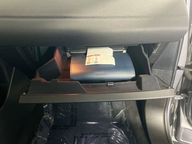 Used 2020 Land Rover Range Rover Evoque SE image 31