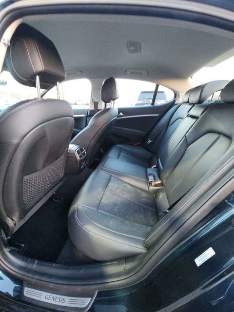 Used 2025 Genesis G70 2.5T image 10